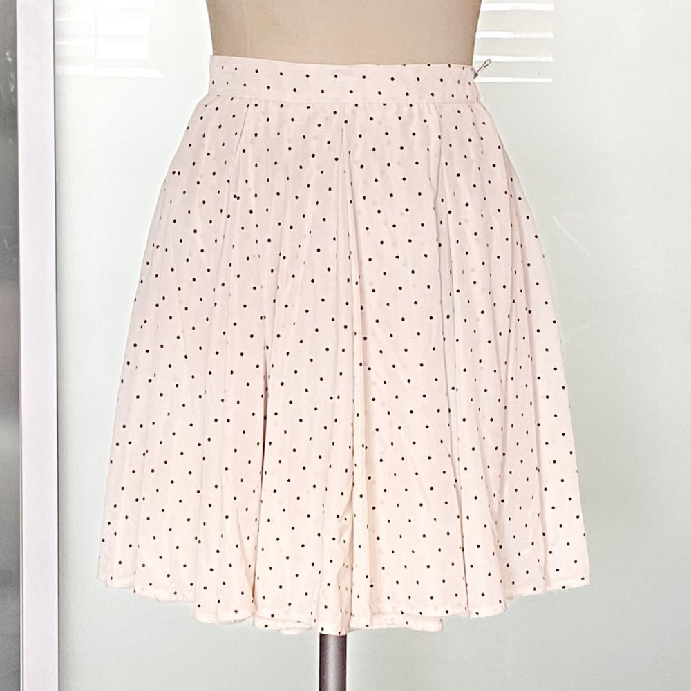 Never Worn American Apparel skater skirt white with black dot size S